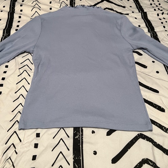 🎉4 for $20 Forever 21 long sleeve top - Picture 3 of 3